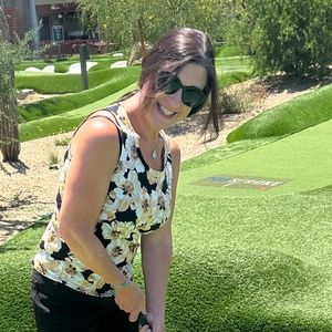 Meet your Posher, Jennifer